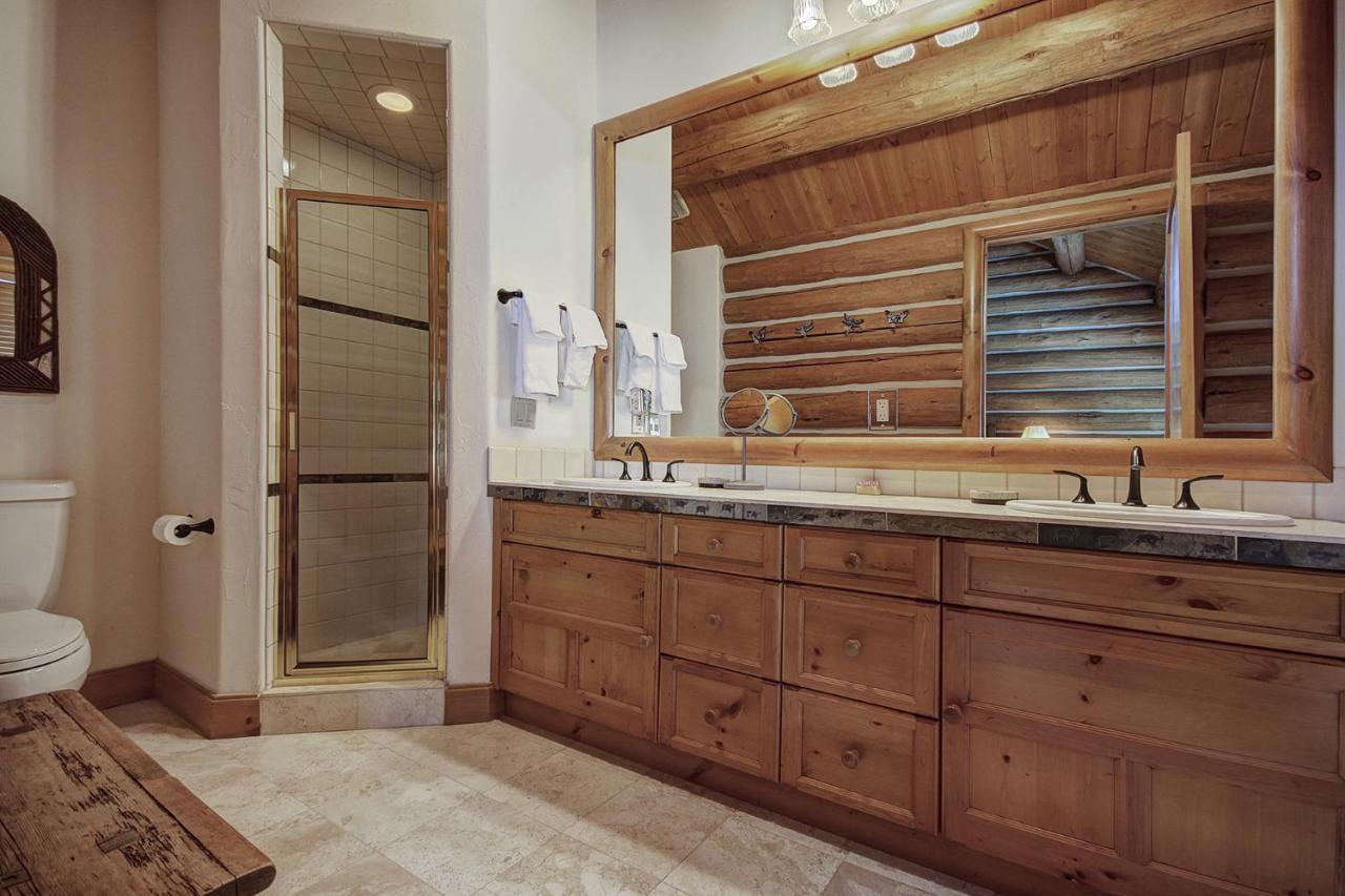 44 Arapahoe Trail Cabin
