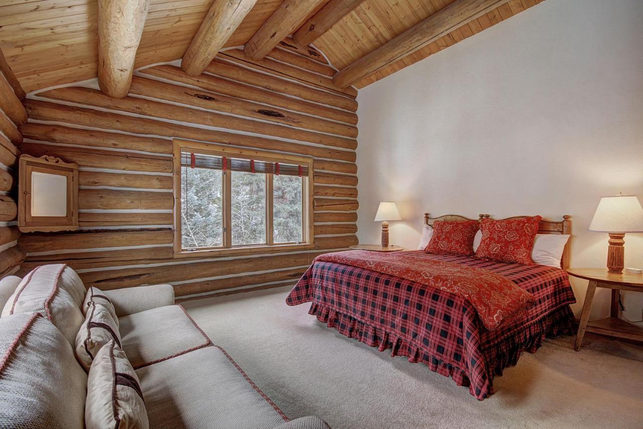 44 Arapahoe Trail Cabin